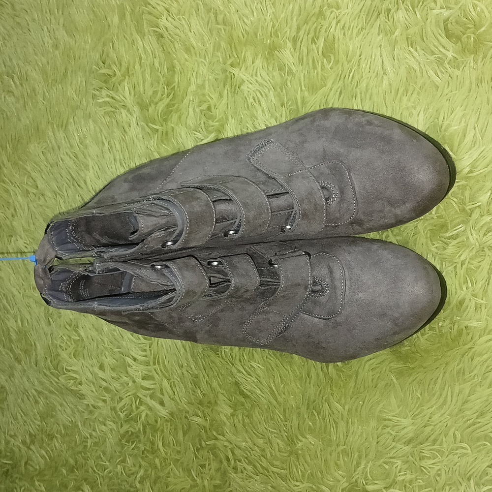 Dana Bachman Preston Gray Faux Suede Wedge Heel‎ Strap Ankle Booties, Size 8.5 M